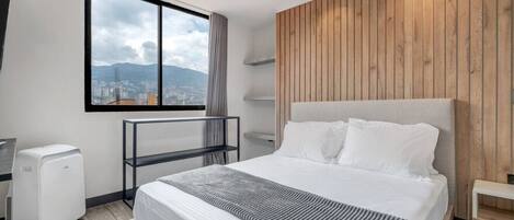 3 bedrooms, desk, iron/ironing board, travel crib