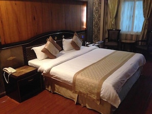Classic Single Room | Desk, soundproofing, free WiFi - Inter Park Hotel (Olongapo)