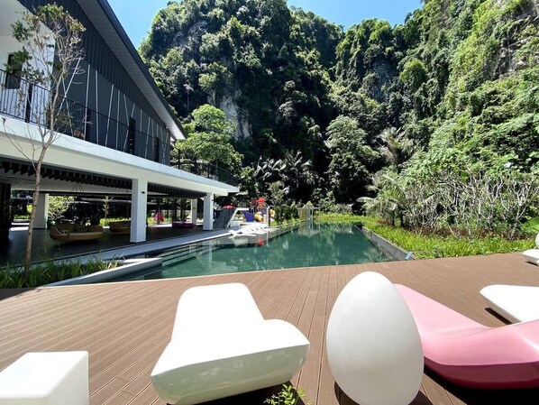 Outdoor pool - 10mins to Lost World Sunway 7pax 3BR Prefect View (Ipoh)