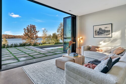 Above Nashville Lakeside Modern I Old Hickory Lake | Modern | Services