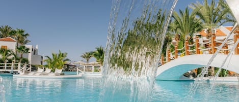 2 piscinas al aire libre