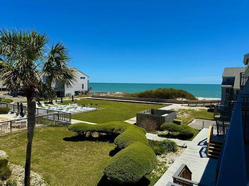 Life’s a beach! Catch your Wave at The Spindrift Sea Turtle!