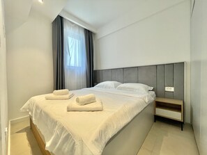 Classic Apartment | 1 bedroom, soundproofing, bed sheets
