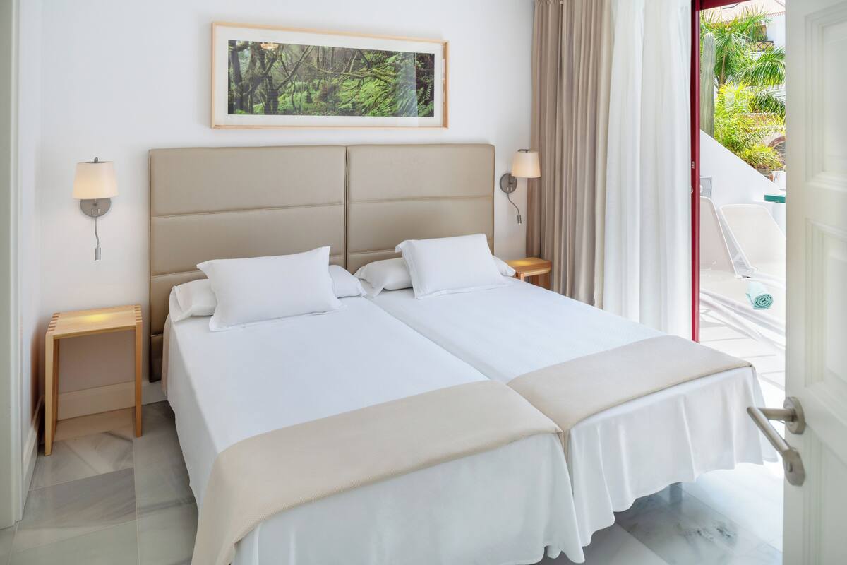 Blackout drapes, WiFi (free), bed sheets