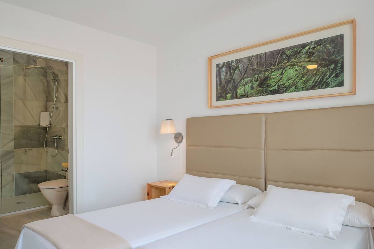 Blackout drapes, WiFi (free), bed sheets