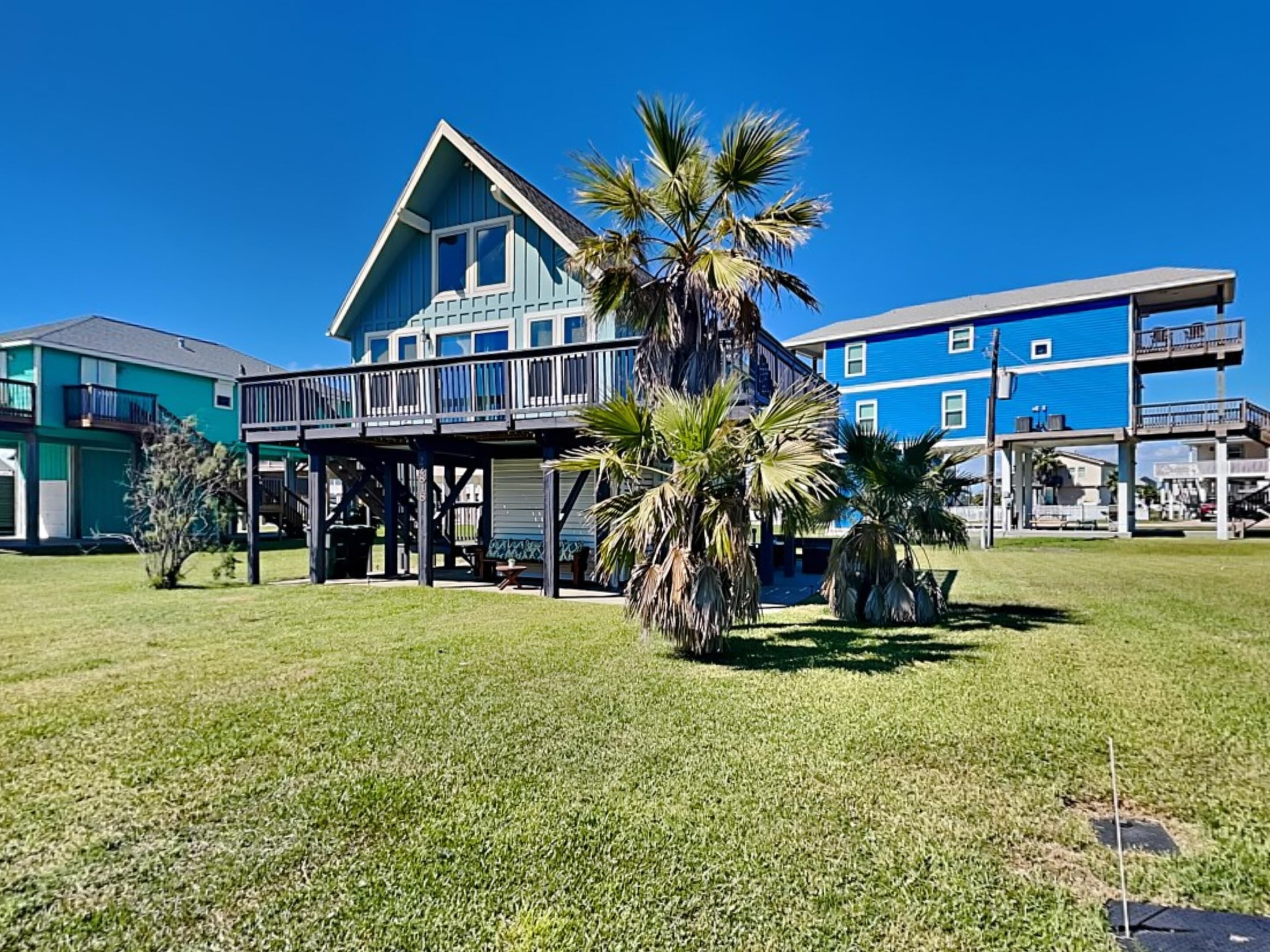 BJ's Beach House | Short Walk to Beach!