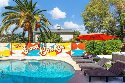Hey Good Lookin by REBL Rentals|Dog OK|AC|Hot Tub|BBQ
