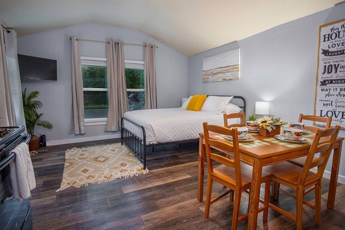 1 多间卧室、熨斗/熨衣板、WiFi、床单