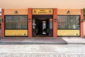 Exterior - CAMELIA ROOMS VENICE GUESTHOUSE (Mestre)