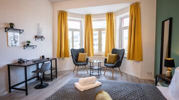 3 bedrooms, desk, iron/ironing board, travel crib