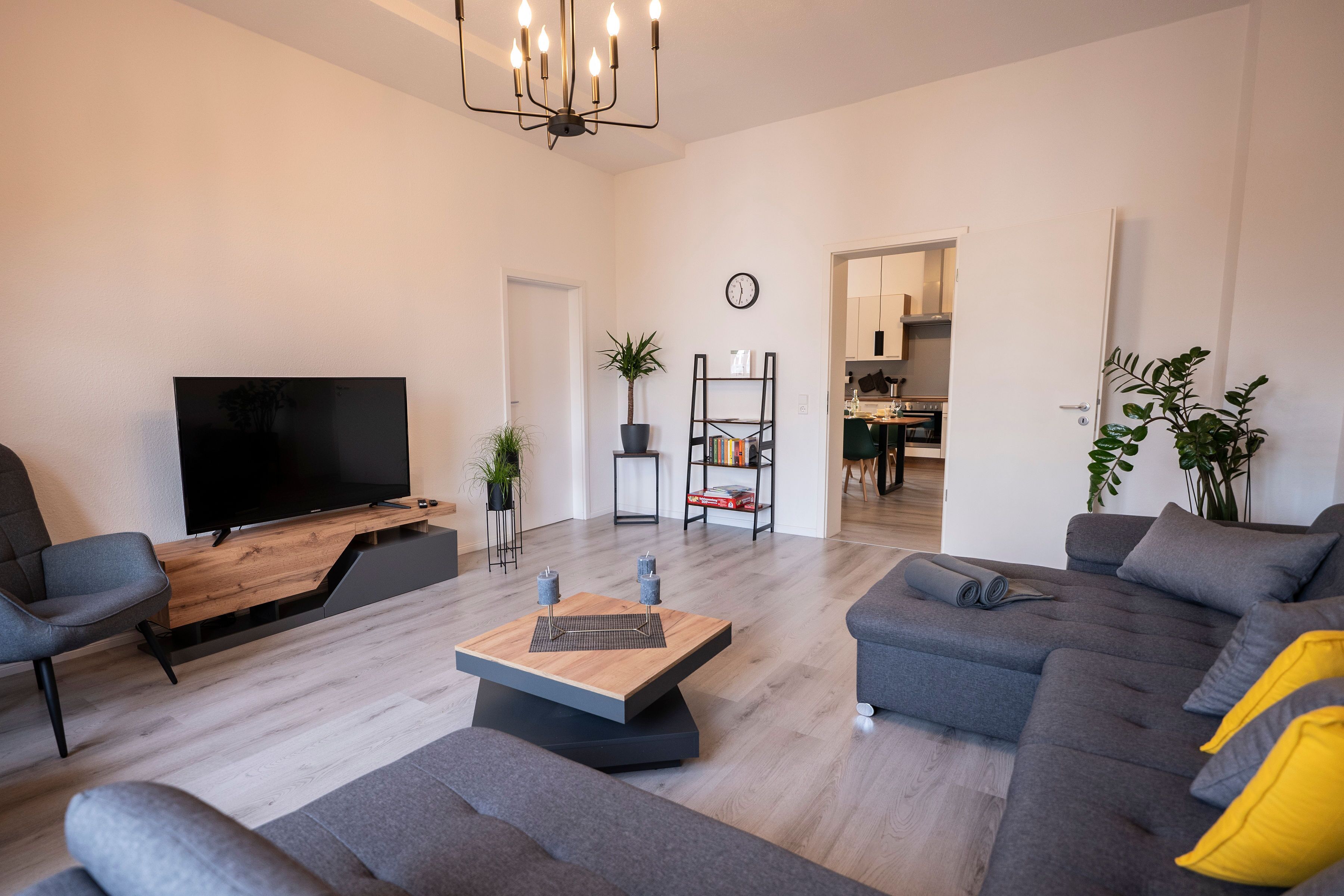 Smart TV, videojuegos, libros y videoteca 