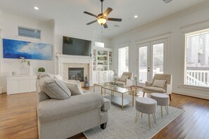 Interior - Houston Home Near Downtown w/ Pool & Hot Tub! (Houston)