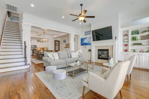 Interior - Houston Home Near Downtown w/ Pool & Hot Tub! (Houston)