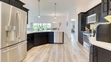 House (3 Bedrooms) | Interior