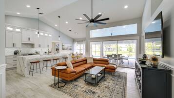 House (4 Bedrooms) | Interior