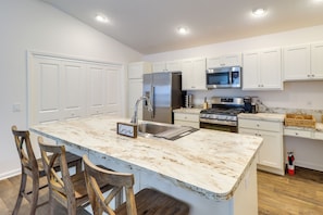 House (2 Bedrooms) | Interior