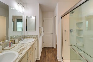 House (2 Bedrooms) | Interior - Golfer's Paradise: Pet-friendly Home in Wildwood (Wildwood)