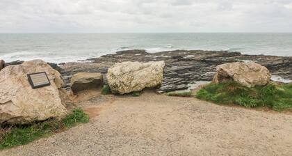 OLD FIELD HOUSE, family friendly in Fethard-On-Sea, County Wexford