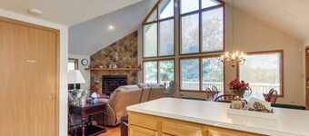West Virginia Home w/ Deck on Golf Course