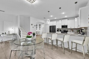 Dishwasher - Ice Age  and Avatar Themed-Lavish Games Room-Private Pool and Spa- (Davenport)