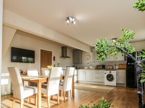 Dining - Little Aluph (Ashford)