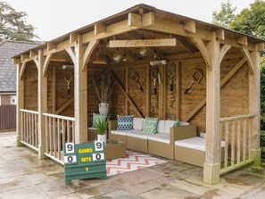 Property grounds - Little Aluph (Ashford)