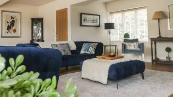 2 phòng ngủ, trang trí khác biệt