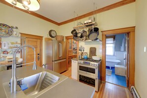 House (2 Bedrooms) | Interior - Home in Downtown Idaho Springs: 2022-01 (Idaho Springs)