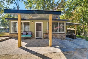 Interior - Pet-friendly Springville Cabin Near Kentucky Lake! (Springville)