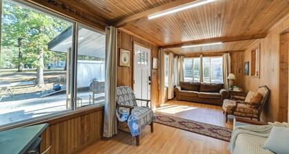 Pet-friendly Springville Cabin Near Kentucky Lake!