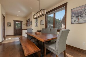 Dining - Keystone Alders Alpine Retreat: High End Resort Lodging (Keystone)