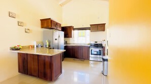 Fridge, microwave, oven, stovetop - Jhadano 3BR Pool & Gym Free Shuttle Washer, Dryer (Florence Hall Village)