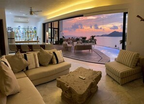 Bar (in der Unterkunft)