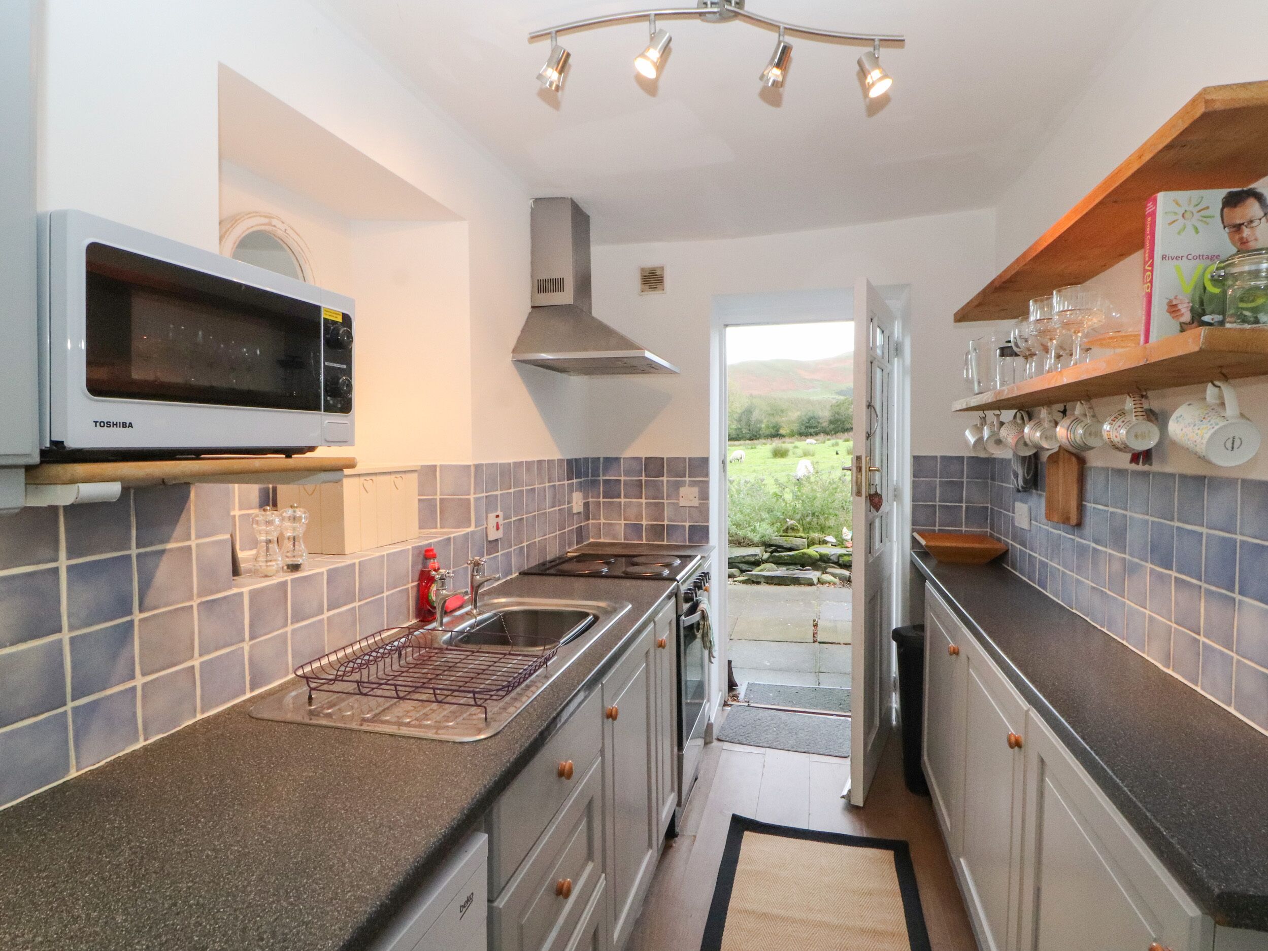 Dishwasher, cookware/dishes/utensils