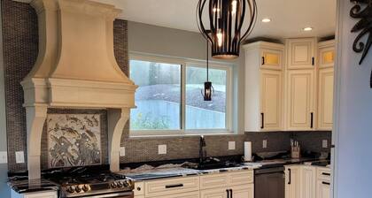 Let your family getaway begin at your waterfront home, minutes from attractions!