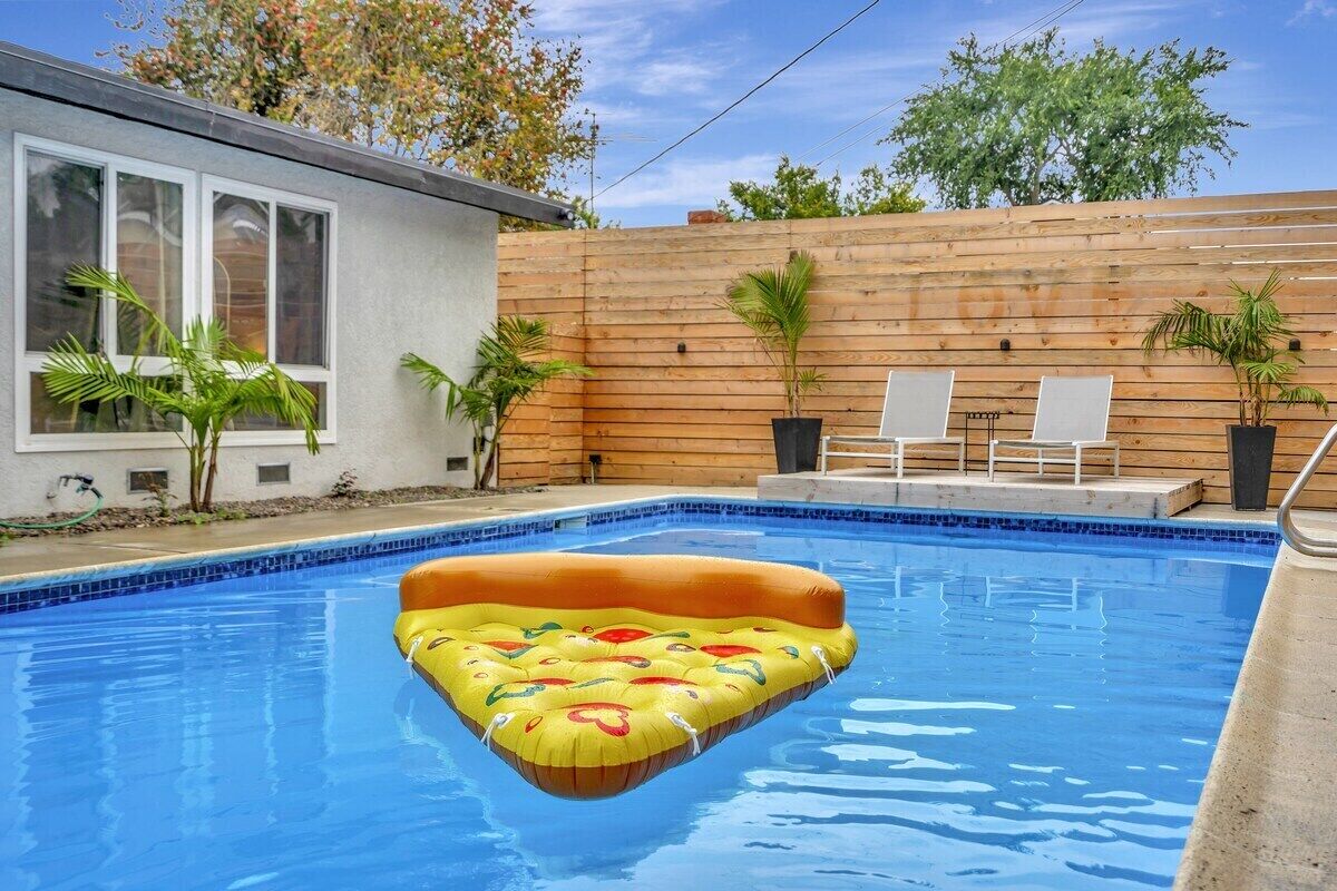 Stylish 3Br with LUX Amenities and elegant design. 9 Mins to Disneyland & More!