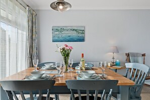 Dining - Brynawelon - Wonderful Sea and Harbour Views (Saundersfoot)