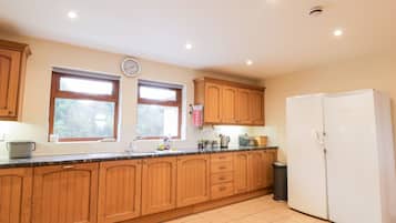 Fridge, dishwasher, electric kettle, toaster