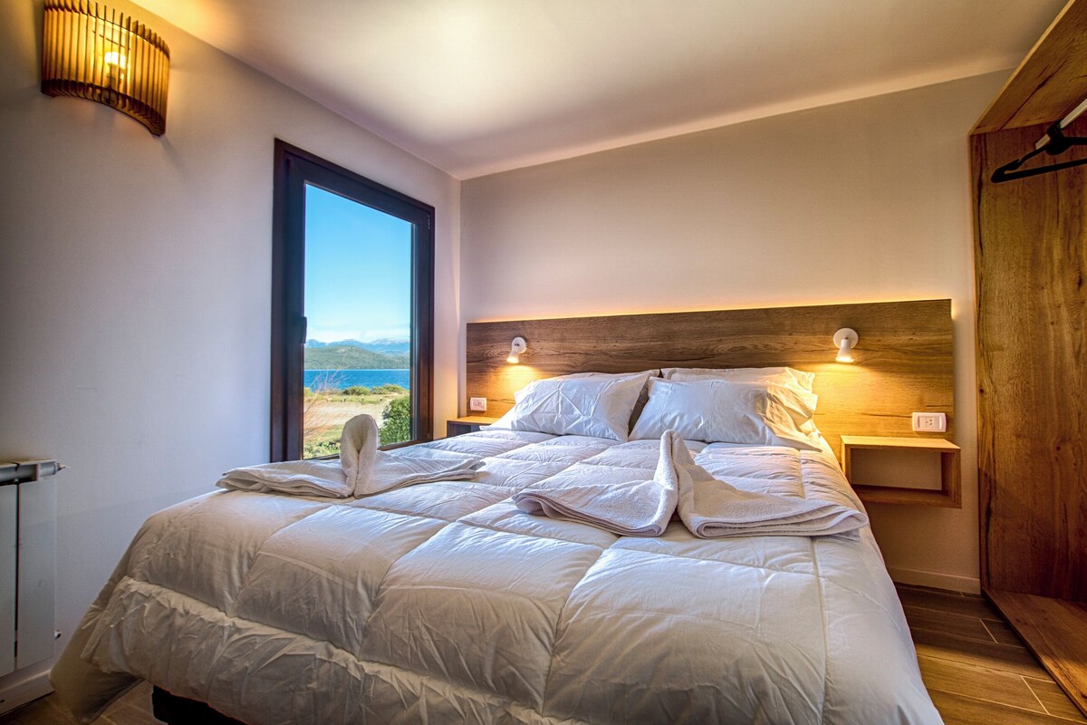 Premium Apartment, 2 Bedrooms | Premium bedding, down comforters, pillowtop beds, in-room safe
