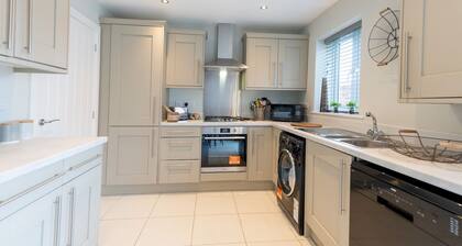 Pass the Keys | Contemporary 2 bedroom home