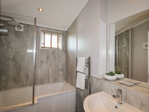 Shower - 1 Delamere Point (Northwich)