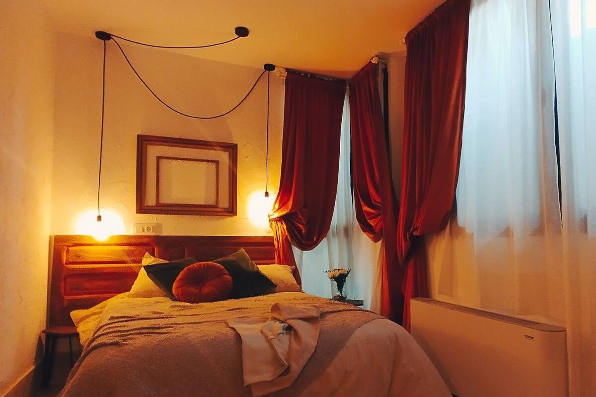 Design Quadruple Room, 1 Double Bed with Sofa bed | Down comforters, desk, laptop workspace, blackout drapes