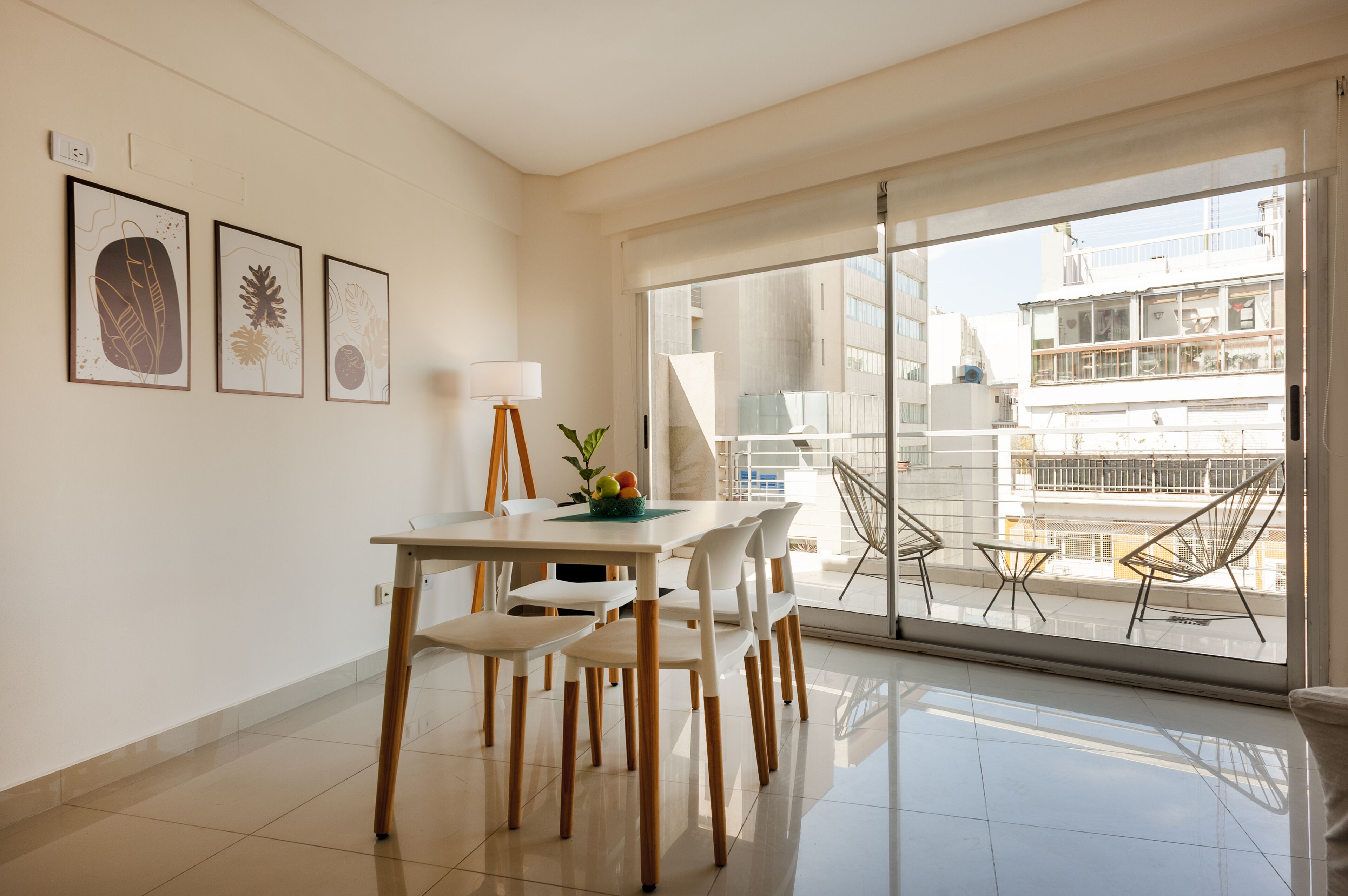 Studio Supérieur | Coin séjour | Télévision à écran plat de 32 pouces avec chaînes numériques, télévision