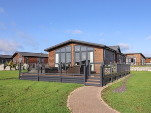 Exterior - 28 Delamere Point (Northwich)