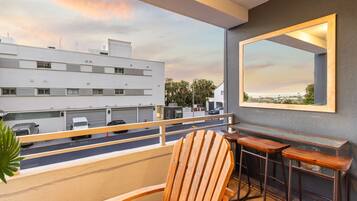 Apartment (0 Bedroom) | Interior