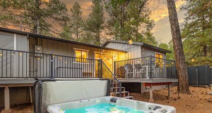 Outdoor Oasis: HotTub, Fenced, Firepit & PineTrees