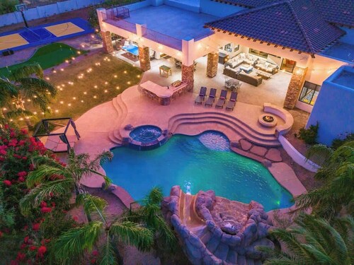 Dream Stay | Golf | Spa | Waterslide | Pickleball