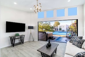 TV, offices - WaterslideLuxury+3 houses+SportCrt+Shuffle+GolfSpa (Scottsdale)