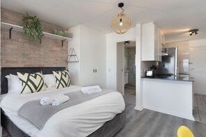 Apartment (0 Bedroom) | Interior