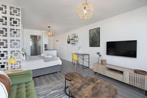 Apartment (0 Bedroom) | Interior - Sea Spray B104 (Cape Town)